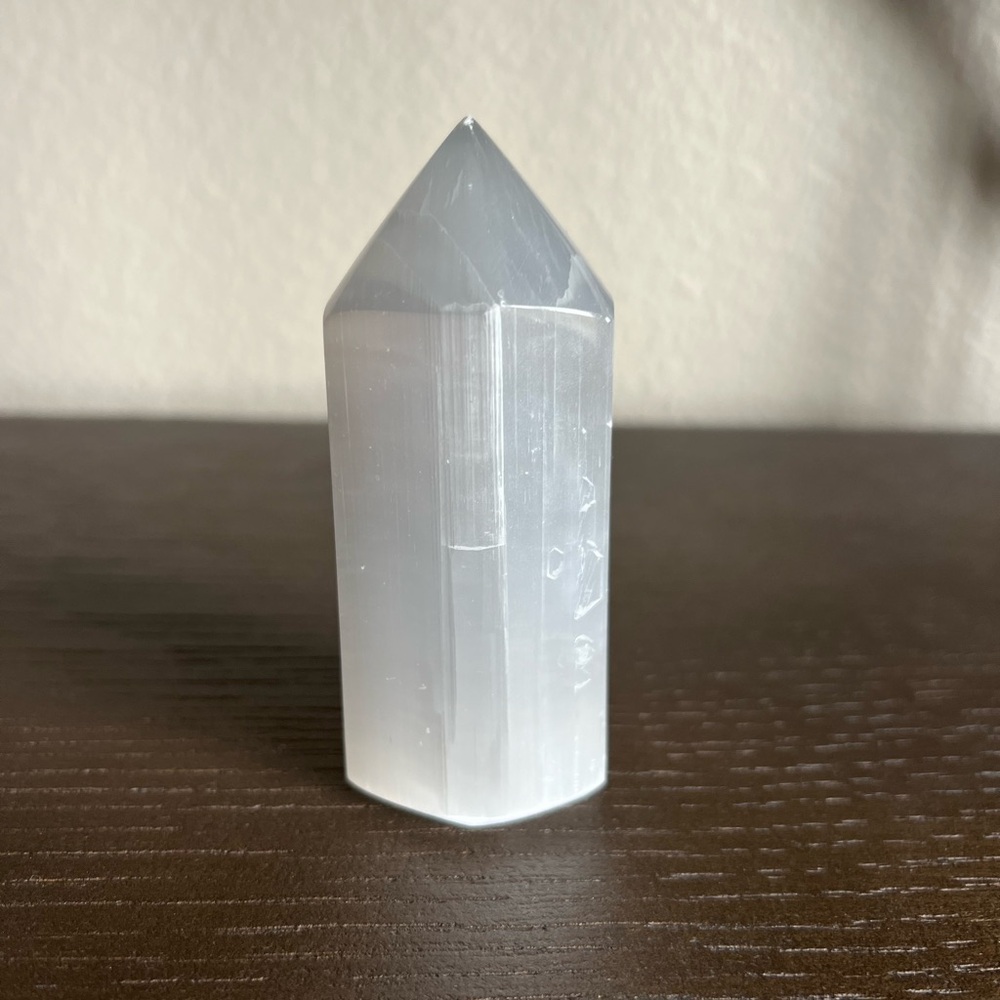 Selenite 🤍 Generator Tower